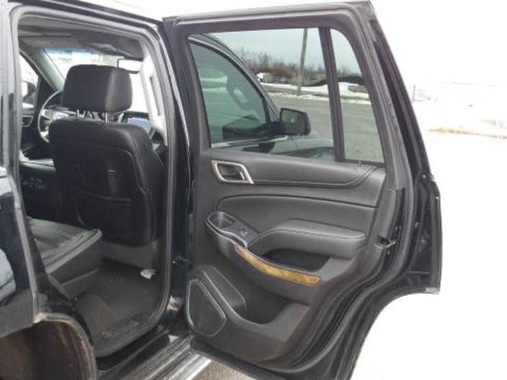 2016-gmc-yukon-denali-image-46