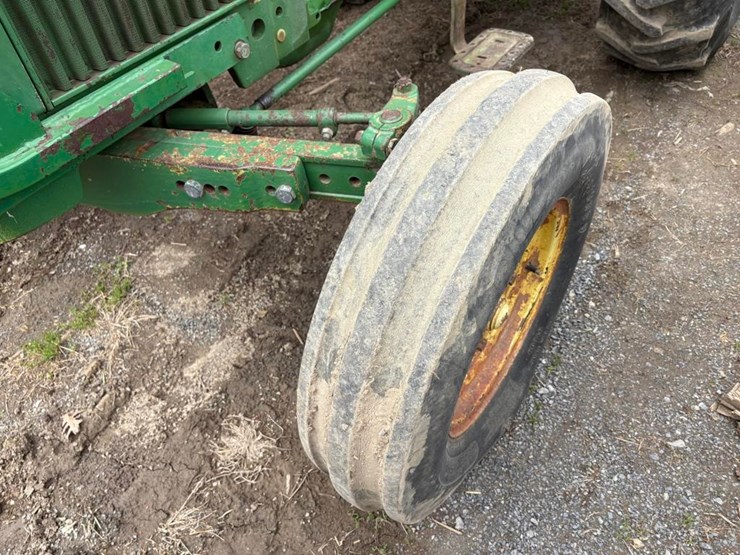 john-deere-2040-image-8