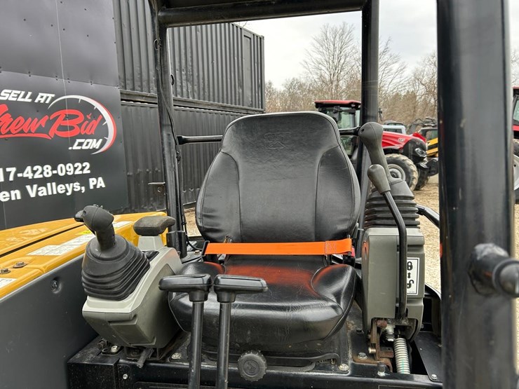 2020-caterpillar-303-image-19