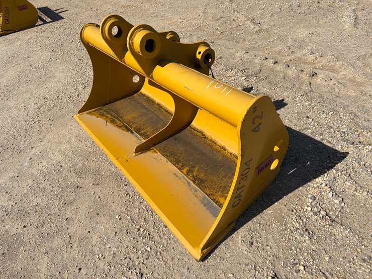 caterpillar-304-image-1