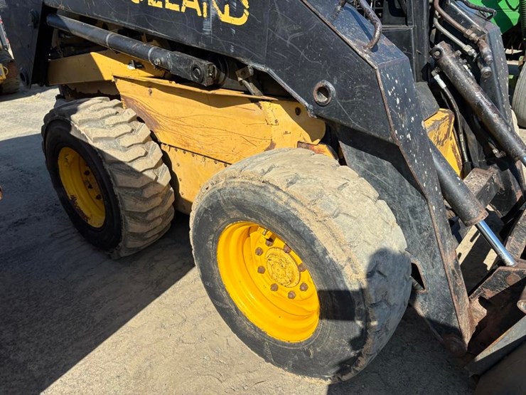 new-holland-lx865-image-13