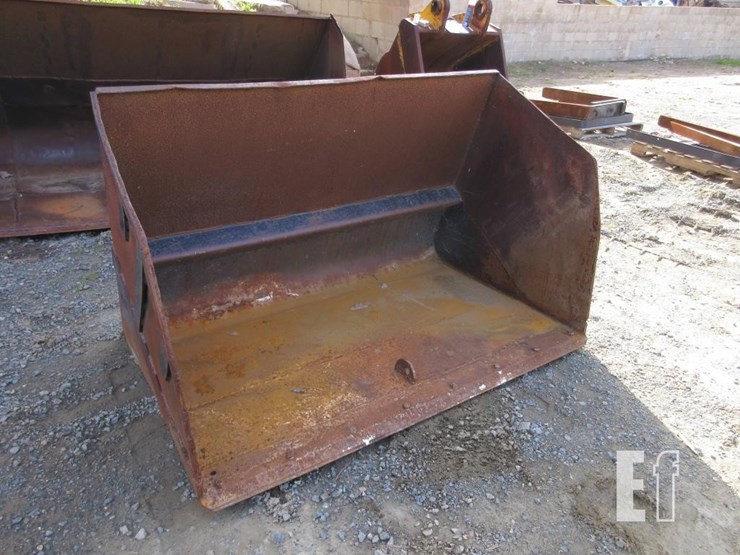 69"-skid-steer-gp-bucket-image-2