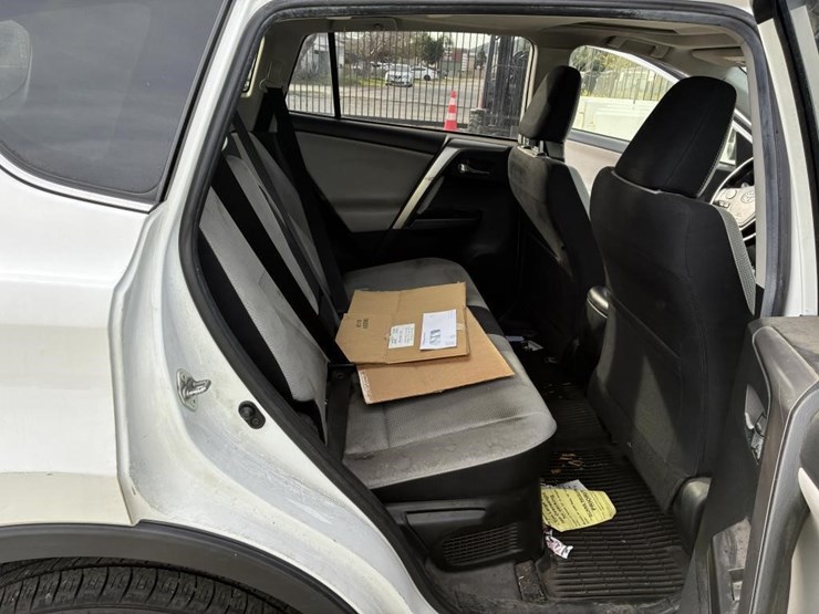 2017-toyota-rav4-image-9