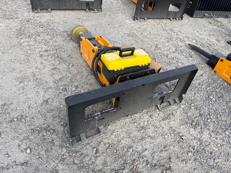 #2077-•-unused-giyi-d680-skid-steer-pile-hammer-dzc680251340-inv#-42020-image-2
