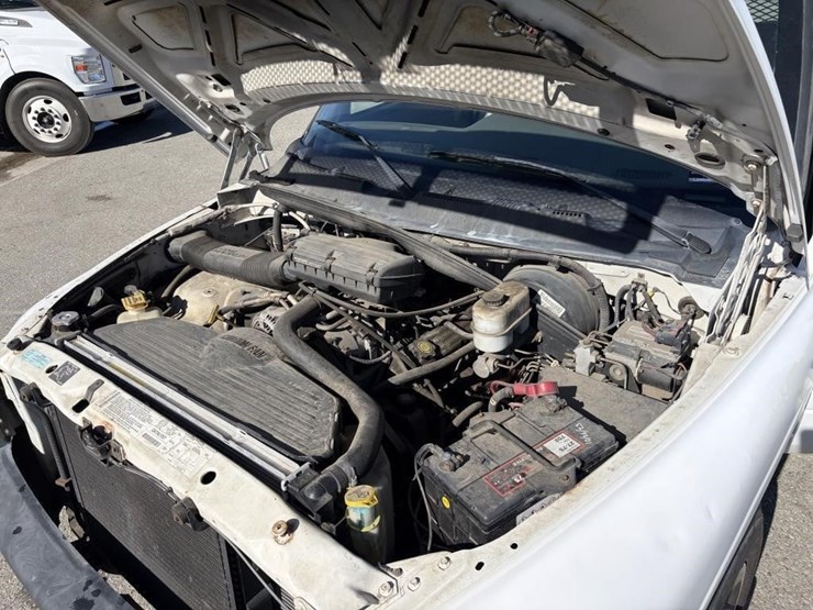 2001-dodge-2500-image-6