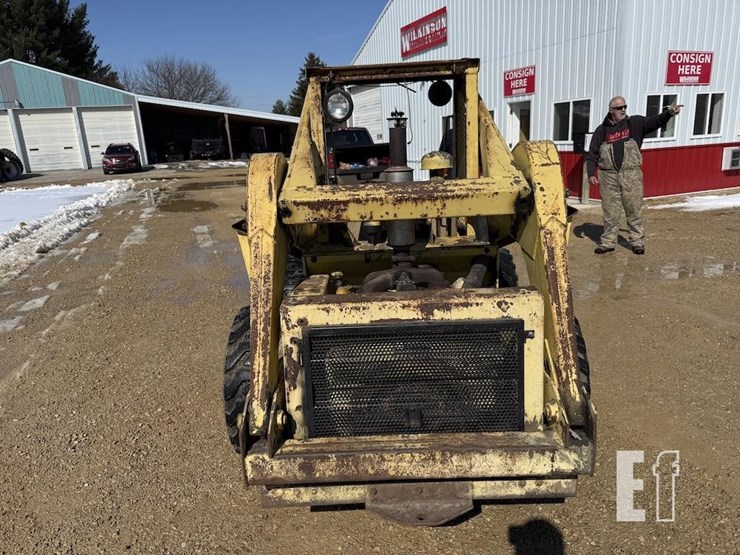 new-holland-l775-image-5