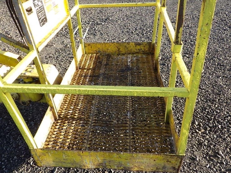 grove-telescopic-boom-lift-image-15