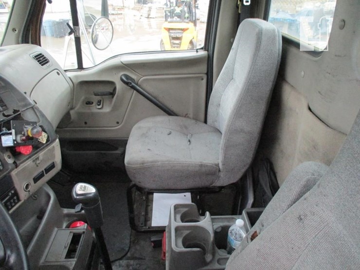 2008-sterling-l9500-image-9