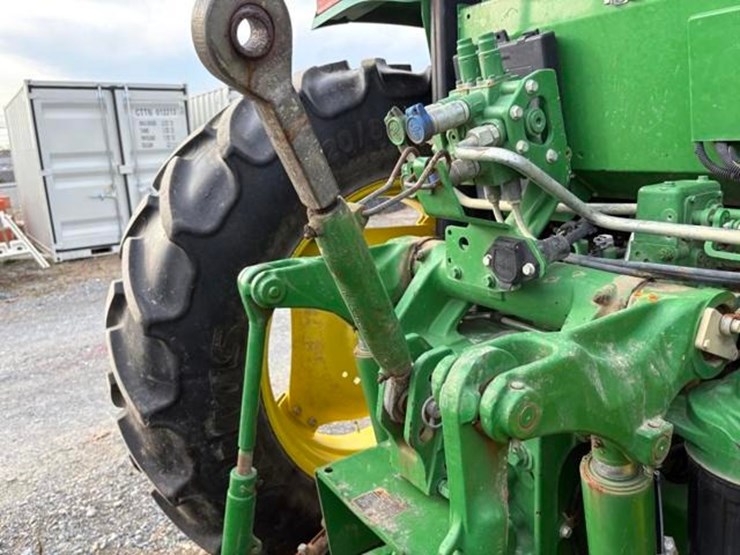 2020-john-deere-6105e-image-9