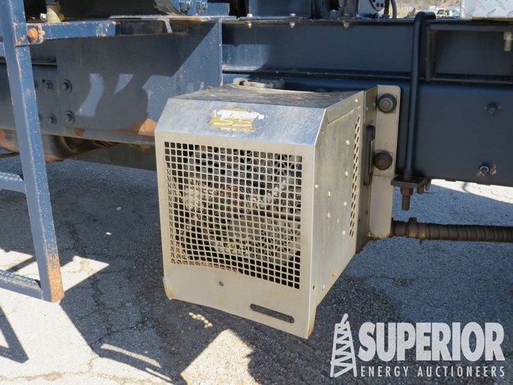 2010-peterbilt-365-image-14