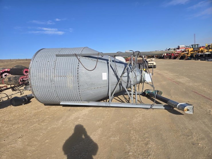 #195-•-6-ton-bulk-bin-with-unload-auger-image-4