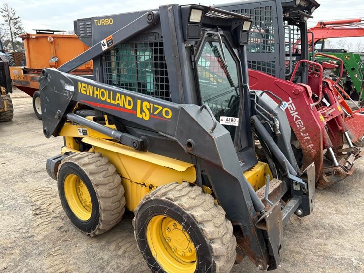 new-holland-ls170-image-2