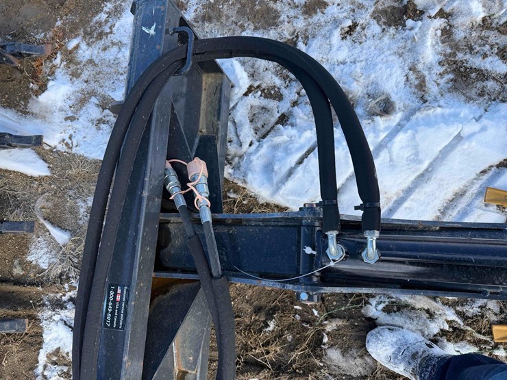 2025-landhonor-backhoe-image-10