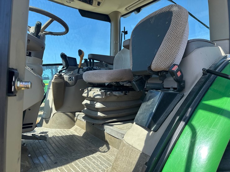 2013-john-deere-6125r-image-7