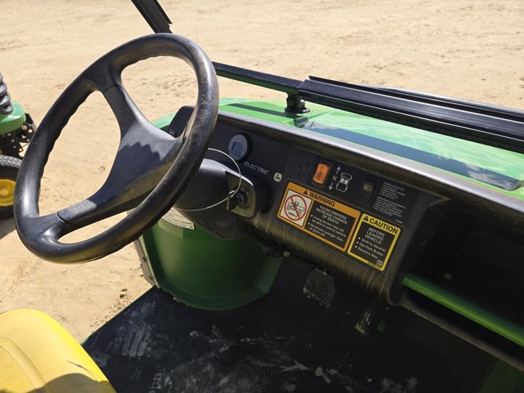 john-deere-gator-image-19