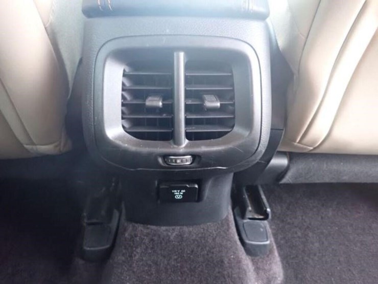 2016-jeep-cherokee-image-53