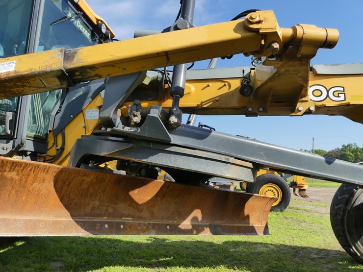 2018-deere-770g-image-8