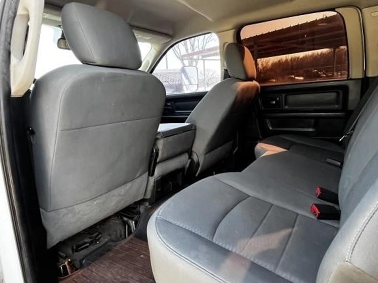 2014-dodge-ram-5500-image-16