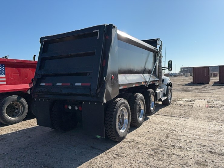 2017-kenworth-t880-image-3