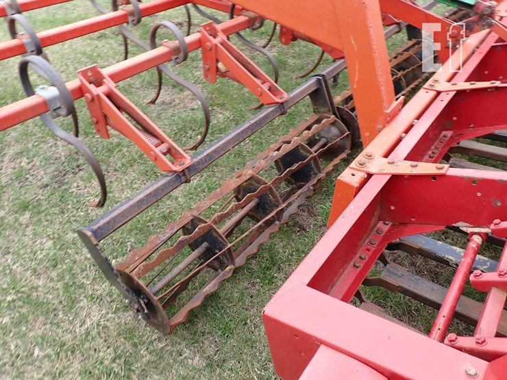 case-ih-5100-image-10