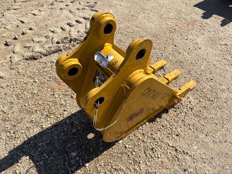 caterpillar-303-image-2