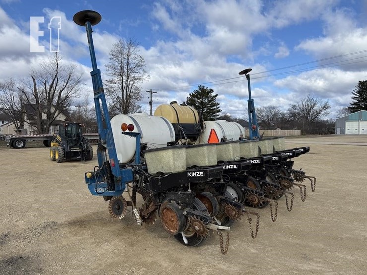 2000-kinze-2000-image-4