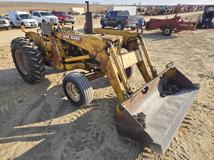 john-deere-300-image-3