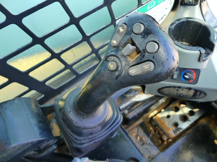 2023-bobcat-t770-image-15