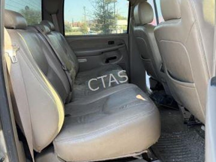 2003-chevrolet-2500-image-19