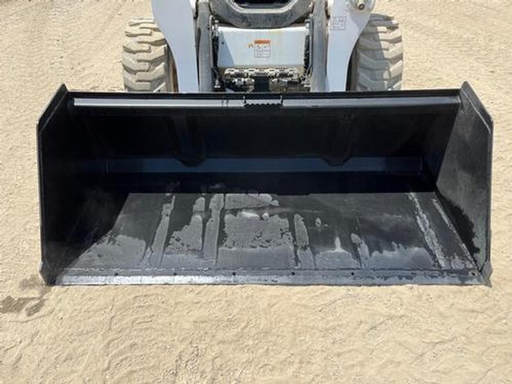 wildcat-84"-skid-steer-snow/litter-bucket-image-2