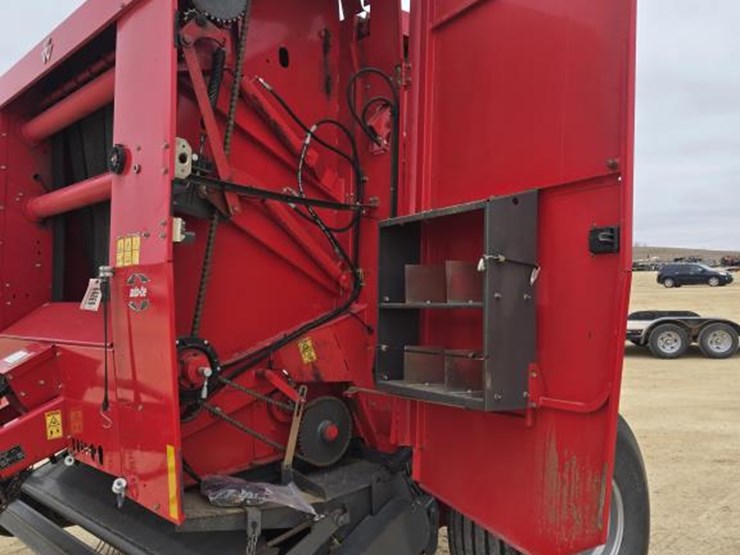 2011-massey-ferguson-2856-image-15