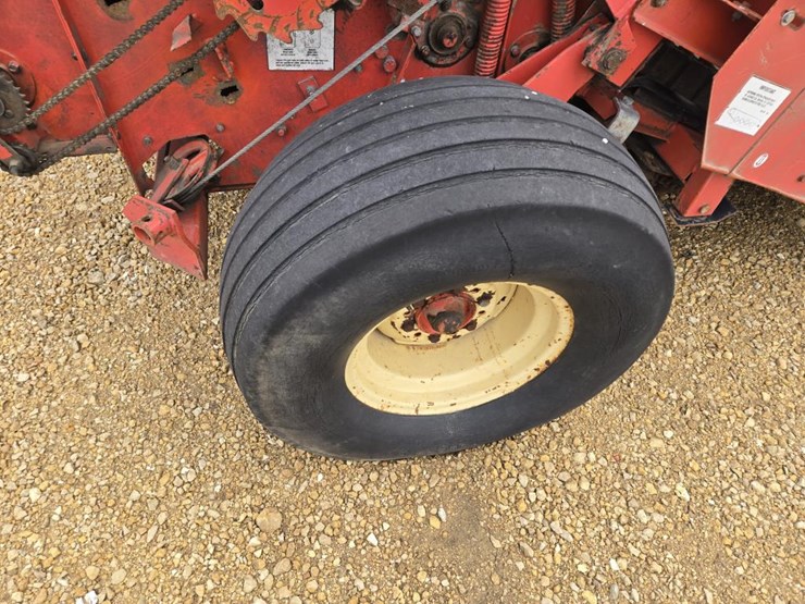 #7939-•-new-idea-pull-type-chopper-w/-2-row-30"-corn-head-image-12