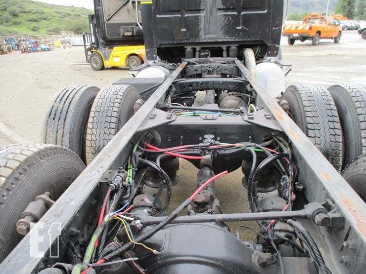 2008-sterling-l9500-image-18