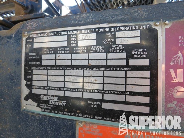 2010-peterbilt-365-image-8