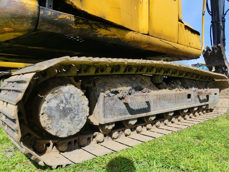 2012-deere-120d-image-5