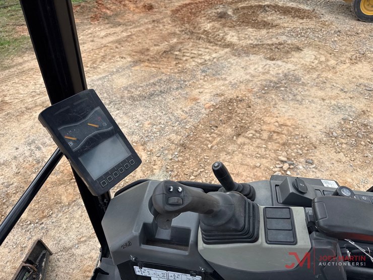 2024-caterpillar-301.7-image-19