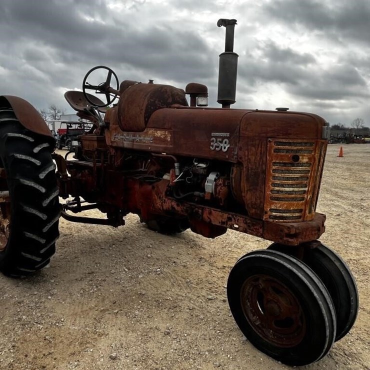 L2 - Farmall 350 L.P. Gas