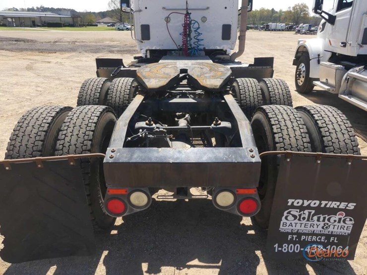 2017-peterbilt-567-image-7