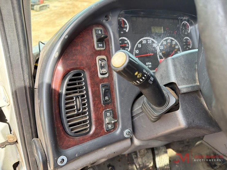 2008-freightliner-tack-truck-image-28