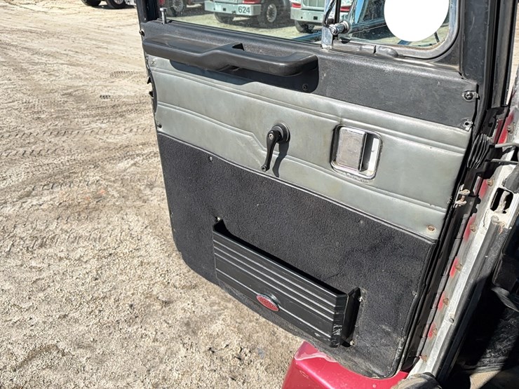 1996-peterbilt-385-image-20