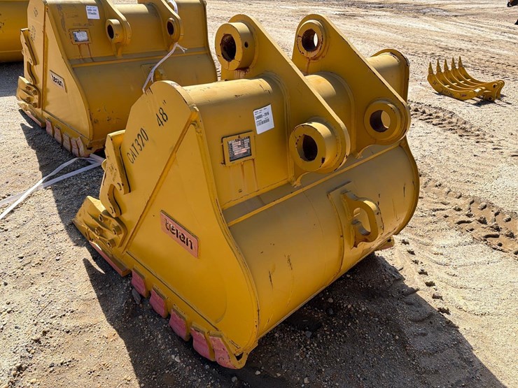 caterpillar-320-image-5