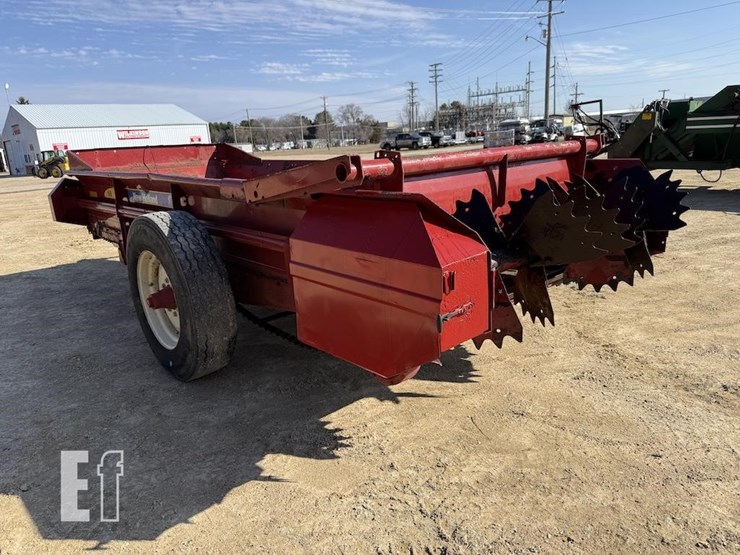 2013-new-holland-165-image-4