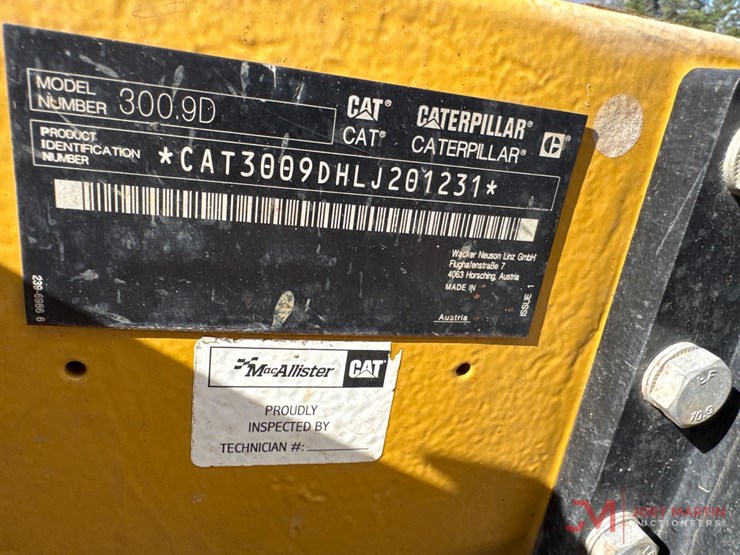 2019-caterpillar-300.9d-image-18