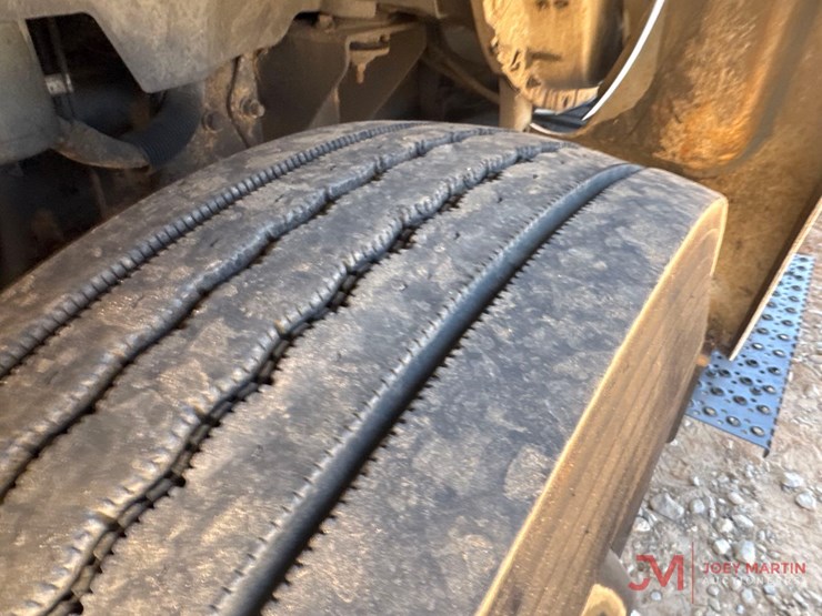 2013-ford-f750-xl-image-13