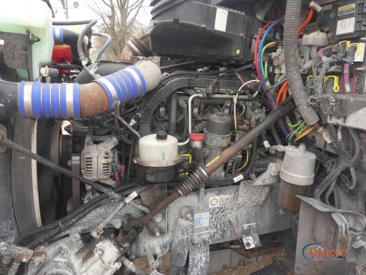 2017-peterbilt-567-image-9