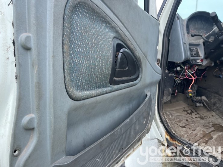 2002-international-durastar-4300-image-15