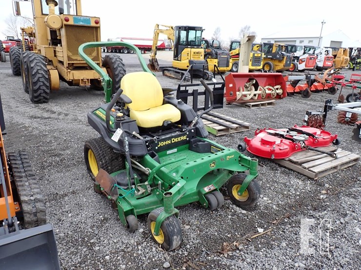 john-deere-la-image-1