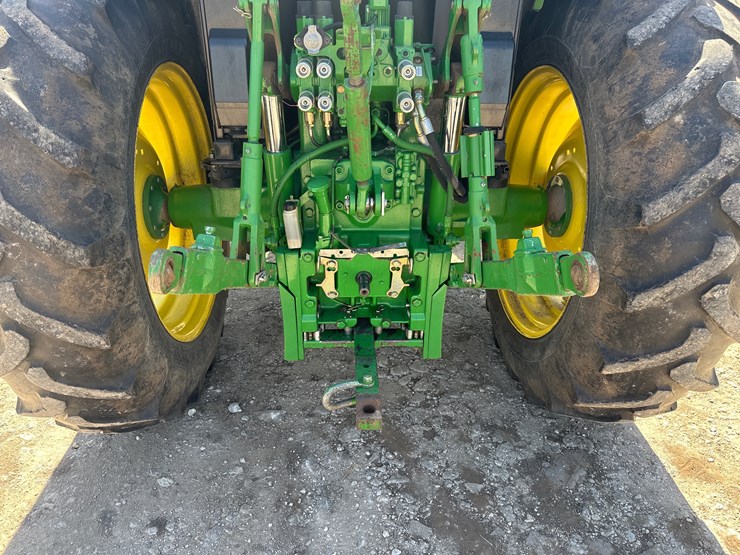 2000-john-deere-6210-image-16