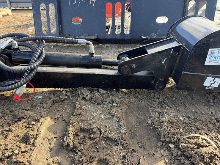 skid-steer-backhoe-image-5