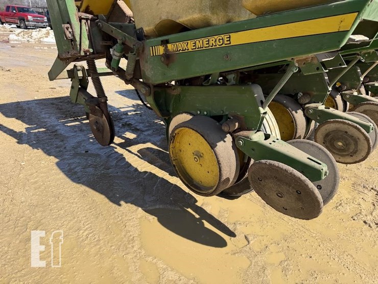 john-deere-7000-image-7